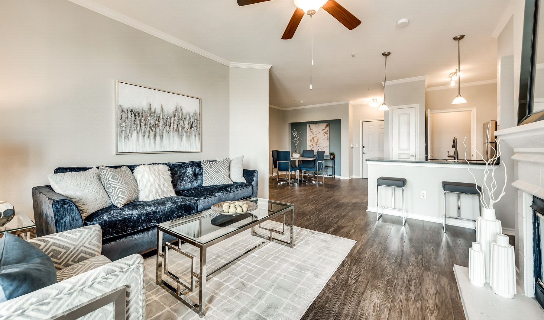 Broadstone Paragon is a pet friendly apartment community in Dallas TX